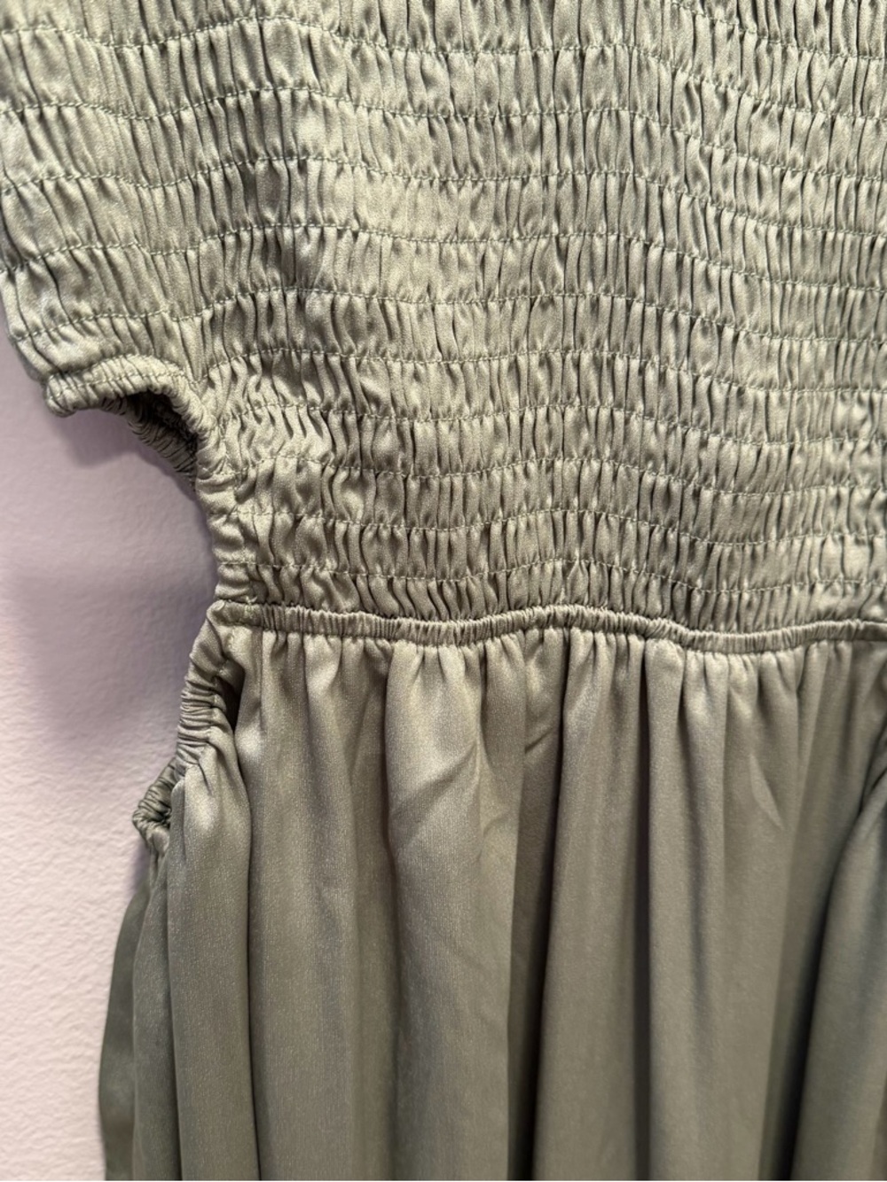 NWT Lumiere Olive Green Maxi Dress Smocked Bodice Side Cut-Out Tiered VNeck Med - Picture 3 of 12